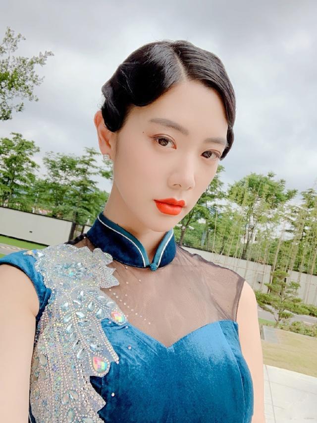 暗室直播